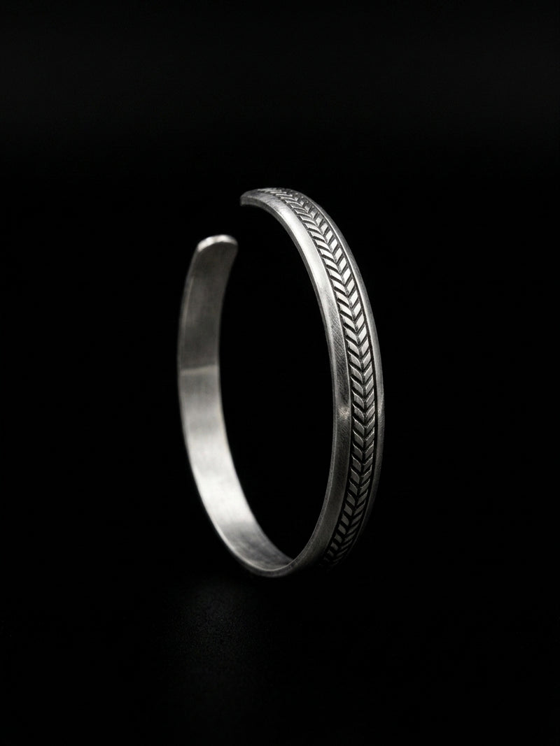 VOID BRAID CUFF