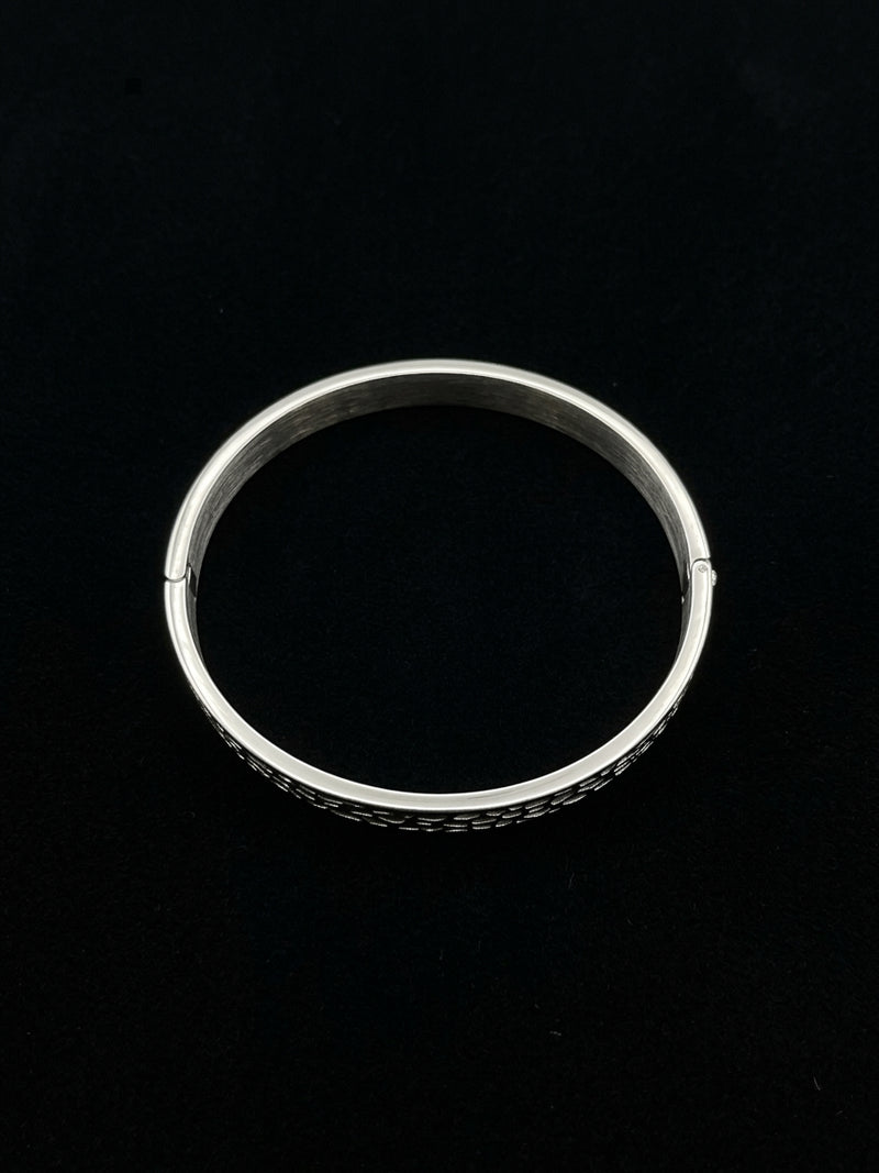 CELLULAR BONE BANGLE